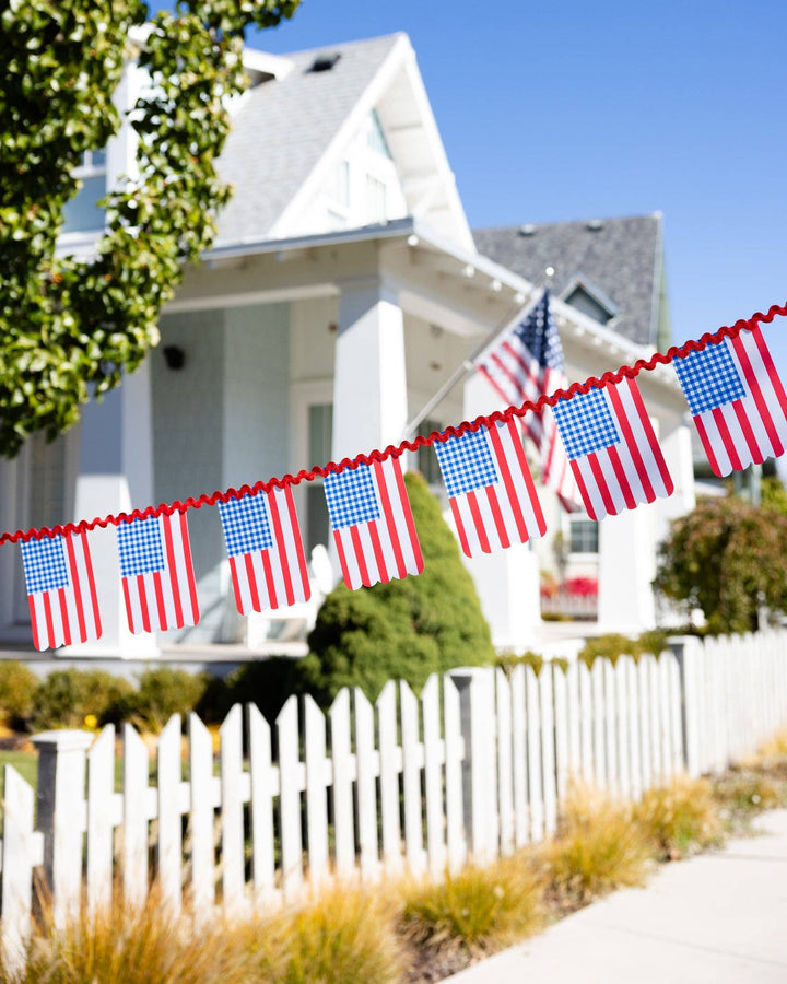 FLA1202 - Gingham Flag Banner My Mind’s Eye FLA1202 - Gingham Flag Banner Bonjour Fete - Party Supplies