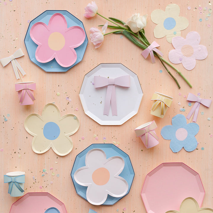 DAISY SHAPED PLATES Meri Meri Bonjour Fete - Party Supplies