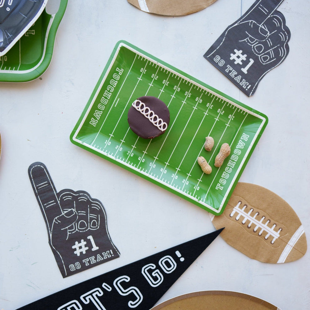 FOOTBALL FIELD PAPER PLATES My Mind’s Eye 0 Faire Bonjour Fete - Party Supplies