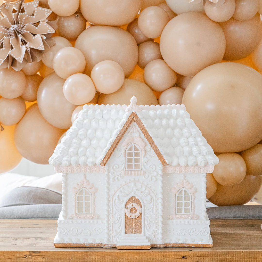 WHITE GINGERBREAD HOUSE December Diamonds Christmas Baking Bonjour Fete - Party Supplies