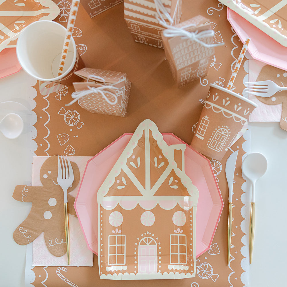 PASTEL GINGERBREAD HOUSE PLATES My Mind’s Eye 0 Faire Bonjour Fete - Party Supplies