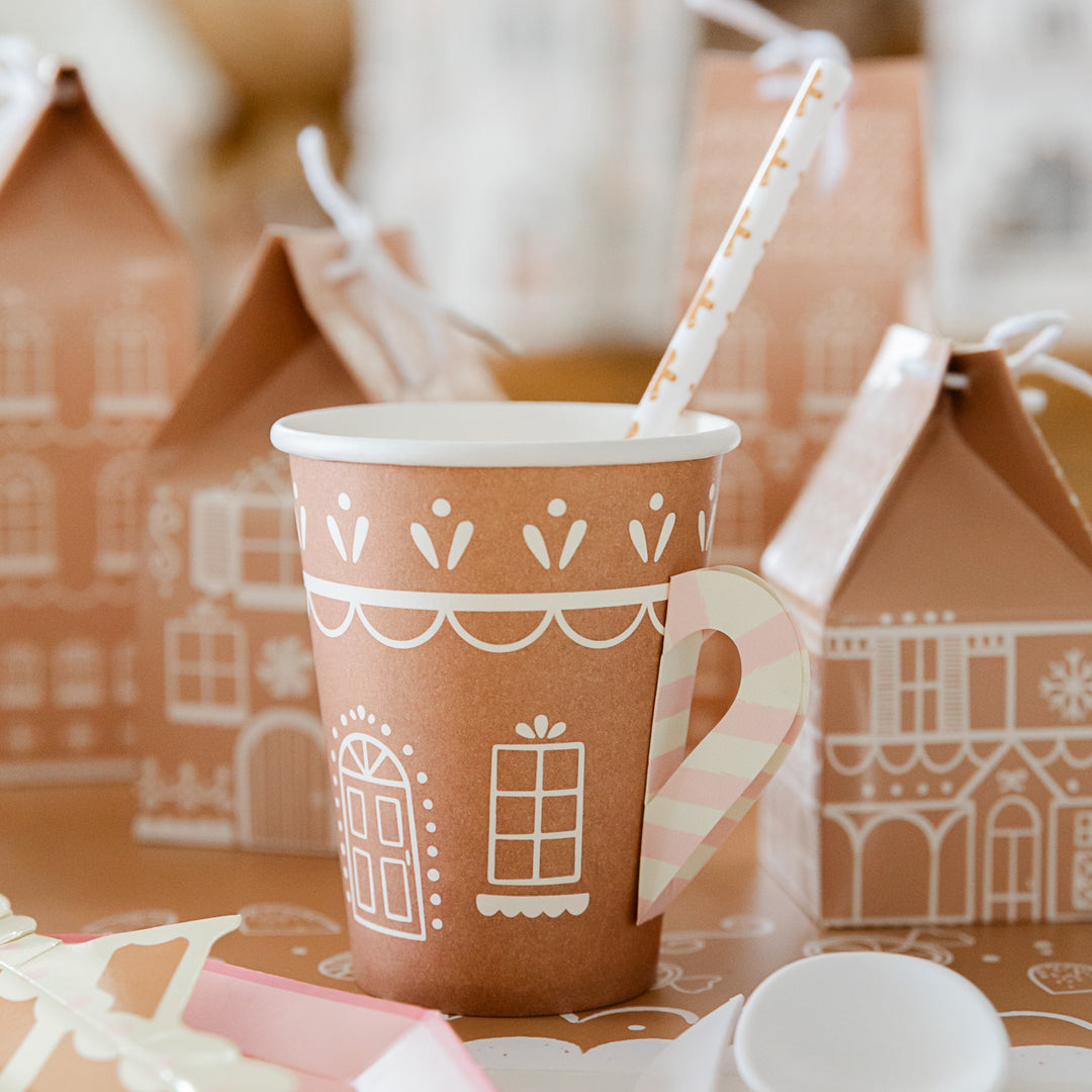 GINGERBREAD HOUSE PARTY CUPS WITH HANDLE My Mind’s Eye 0 Faire Bonjour Fete - Party Supplies