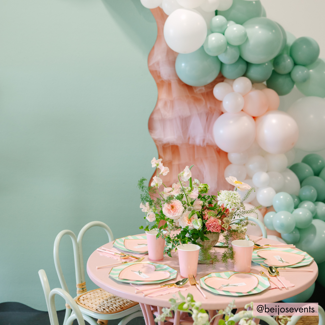 FRESH MINT SIGNATURE CABANA STRIPE LARGE PLATES Bonjour Fete Plates FRESH MINT SIGNATURE CABANA STRIPE LARGE PLATES Bonjour Fete - Party Supplies