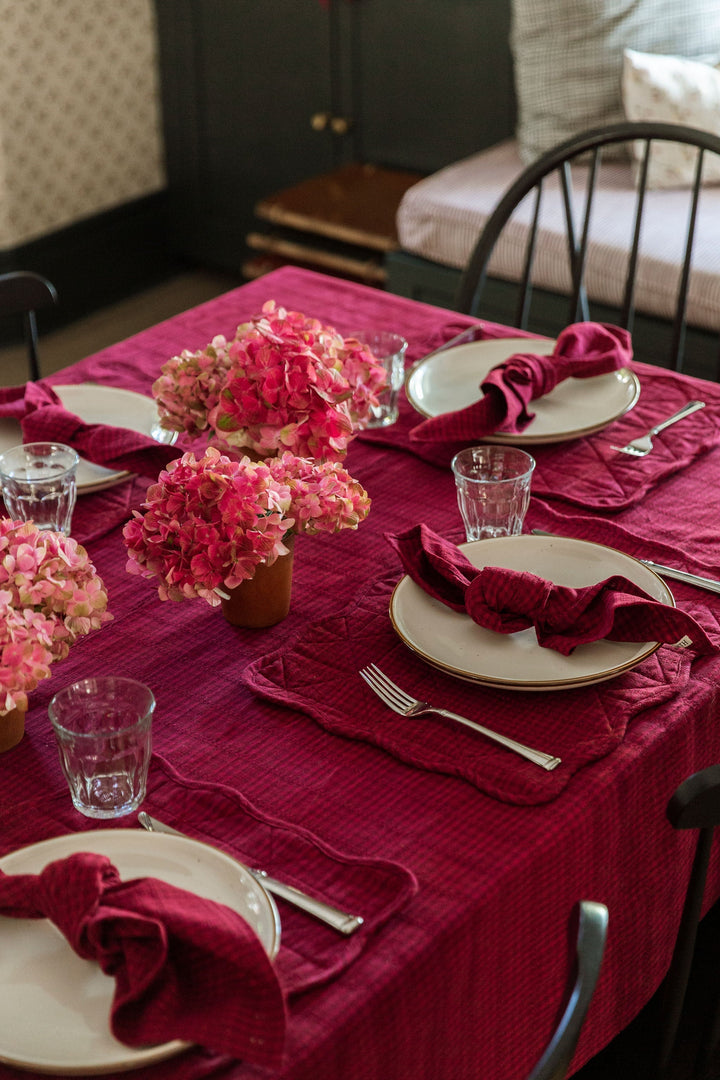 SOHO - Two Toned Bordeaux Napkins Heather Taylor Home simple SOHO - Two Toned Bordeaux Napkins Bonjour Fete - Party Supplies