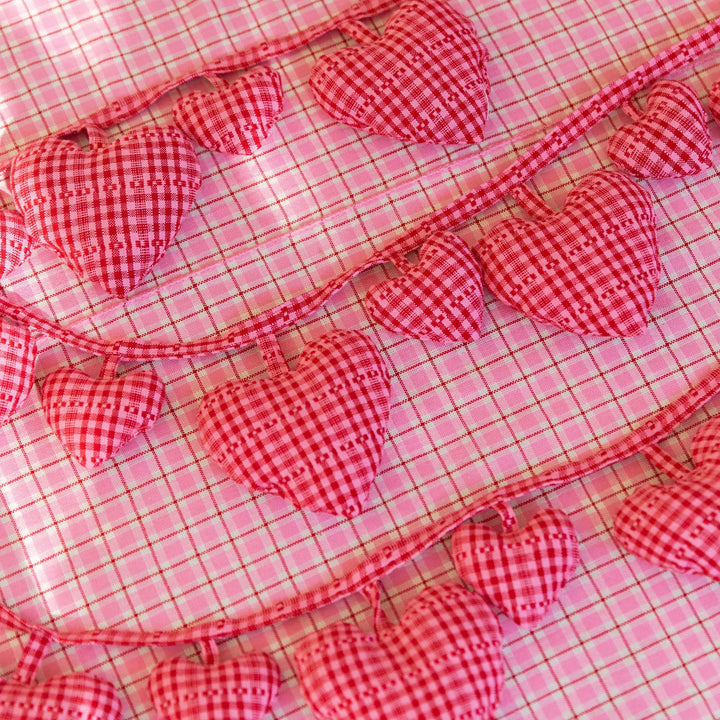 SOHO - Valentine Garland Heather Taylor Home simple SOHO - Valentine Garland Bonjour Fete - Party Supplies