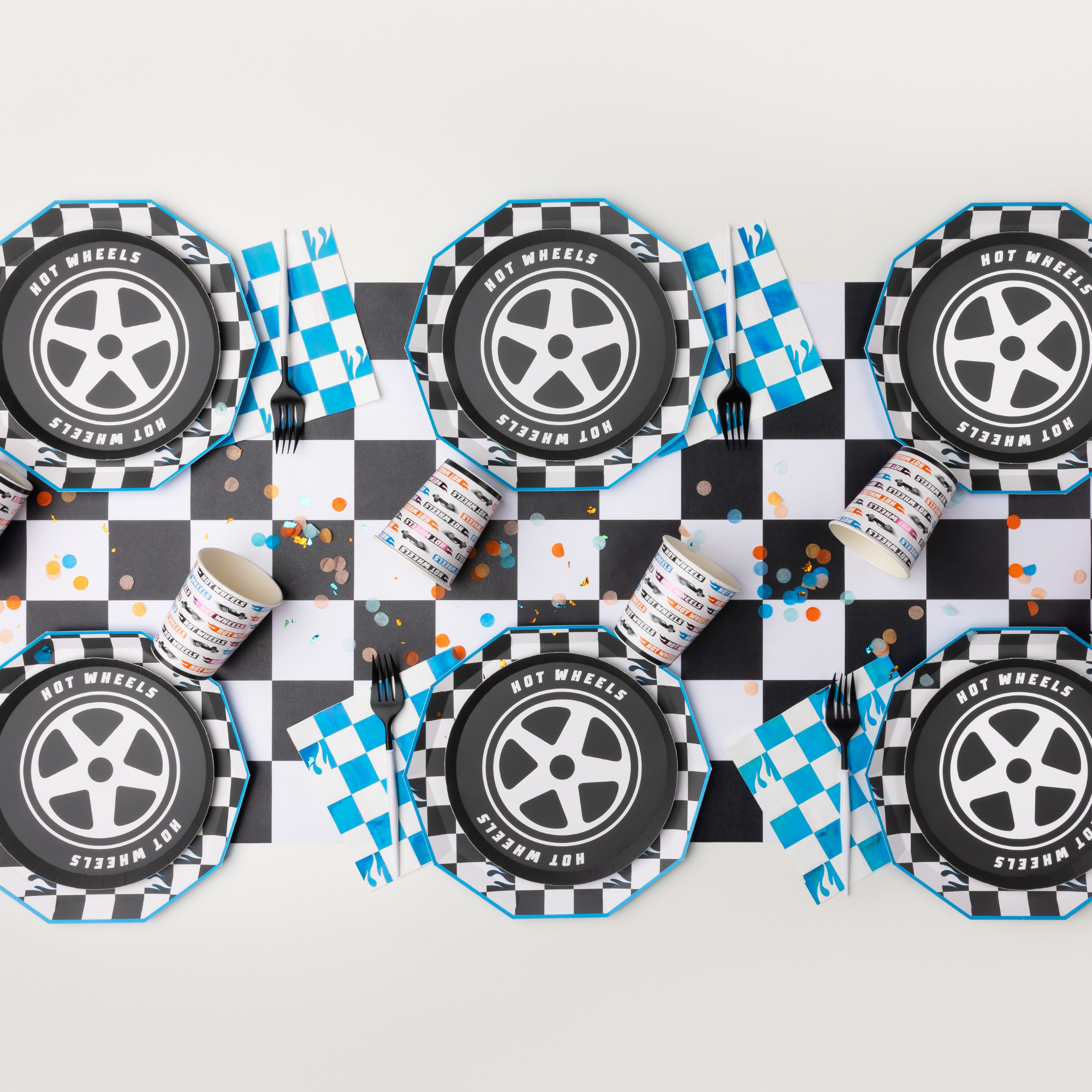 HOT WHEELS™ X BONJOUR FETE BLACK CHECKER LARGE PLATES Bonjour Fete Plates HOT WHEELS™ X BONJOUR FETE BLACK CHECKER LARGE PLATES Bonjour Fete - Party Supplies