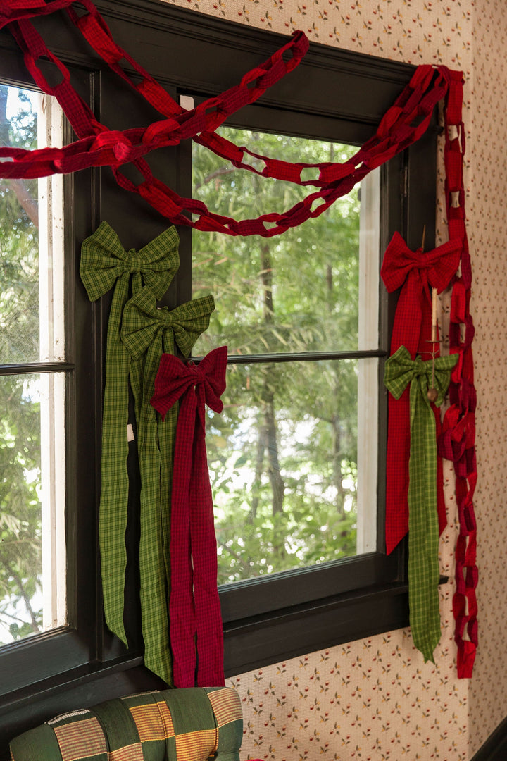 KATHERINE PLAID - Evergreen Fabric Bow Heather Taylor Home Decorations KATHERINE PLAID - Evergreen Fabric Bow Bonjour Fete - Party Supplies