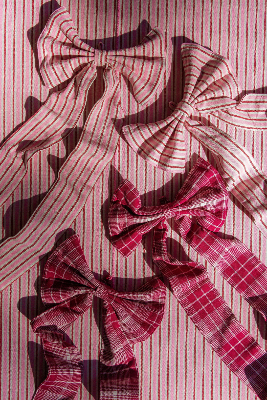 ROSEHILL PLAID - Fabric Bow Heather Taylor Home Decorations ROSEHILL PLAID - Fabric Bow Bonjour Fete - Party Supplies