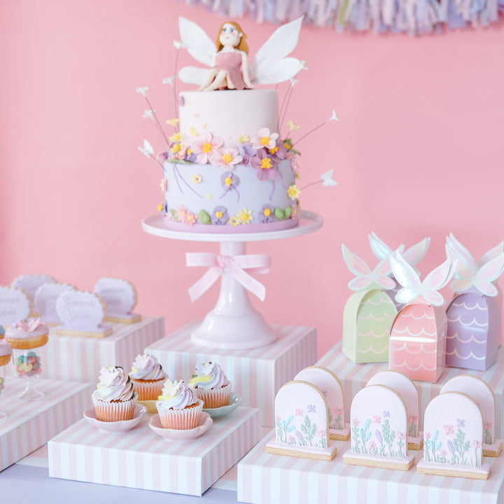 LARGE PETAL PINK PEDESTAL MELAMINE CAKE STAND Bonjour Fete Cake Stand LARGE PETAL PINK PEDESTAL MELAMINE CAKE STAND Bonjour Fete - Party Supplies