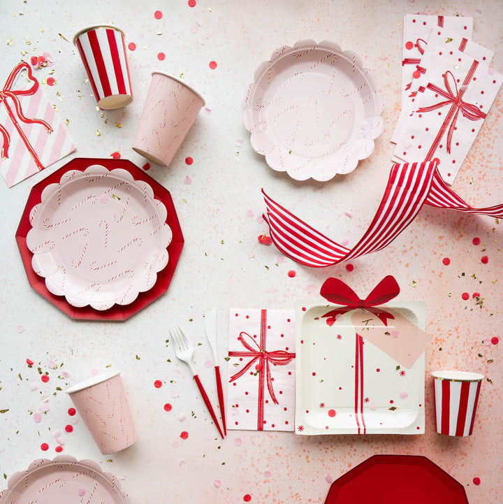 CANDY CANE PINK SCALLOPED PLATES My Mind’s Eye 0 Faire Bonjour Fete - Party Supplies
