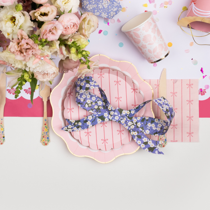 PETAL PINK ELEGANT FLORAL DINNER PLATES Bonjour Fete Plates PETAL PINK ELEGANT FLORAL DINNER PLATES Bonjour Fete - Party Supplies