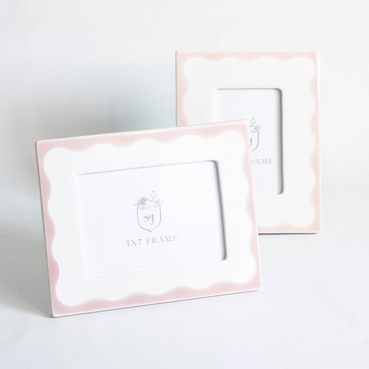 Customizable Scallop Picture Frame