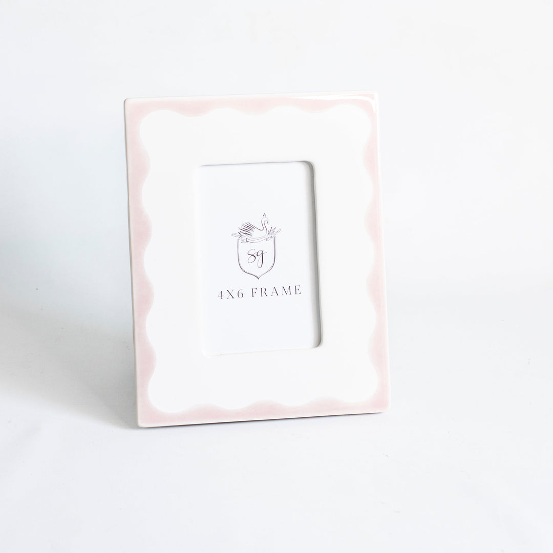 Customizable Scallop Picture Frame