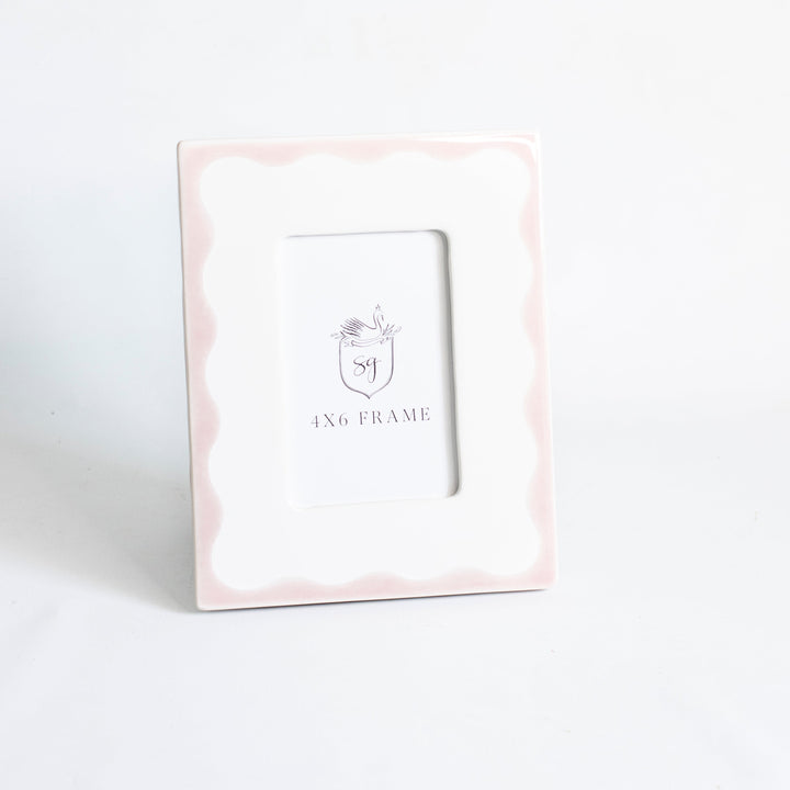 Customizable Scallop Picture Frame