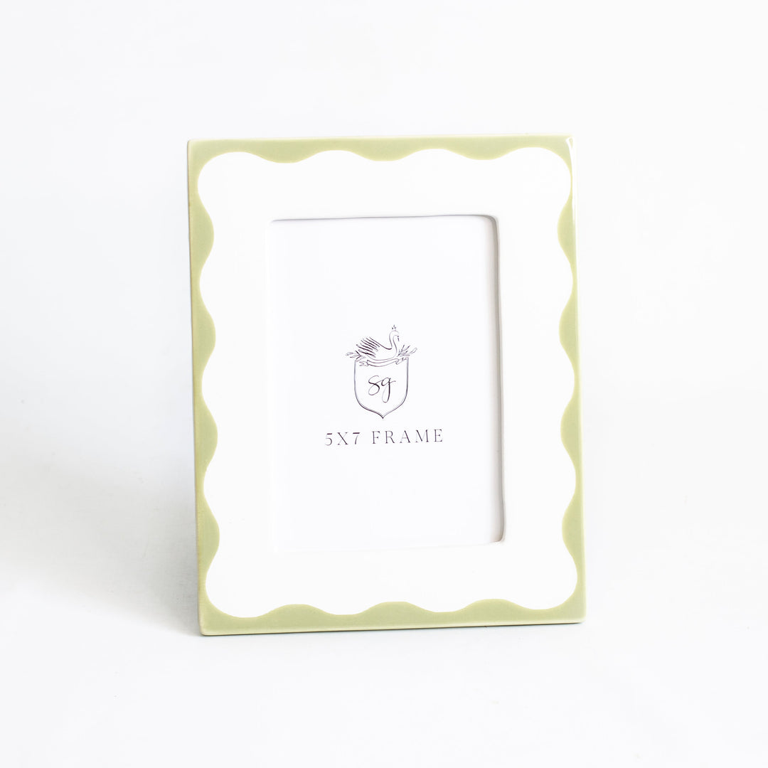 Customizable Scallop Picture Frame