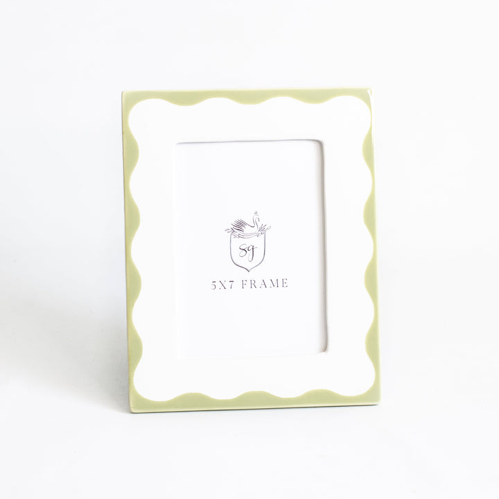 Customizable Scallop Picture Frame