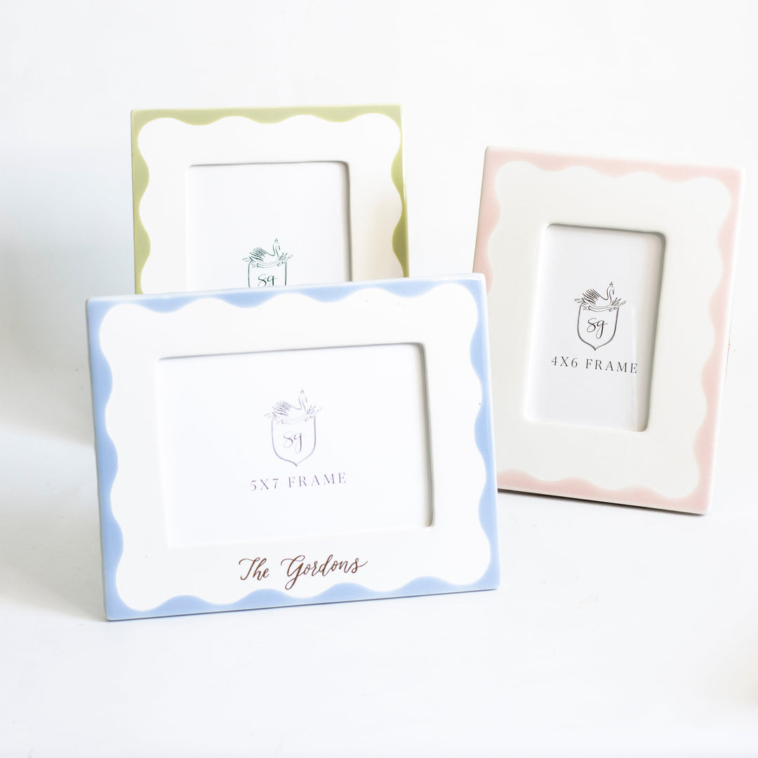 Customizable Scallop Picture Frame