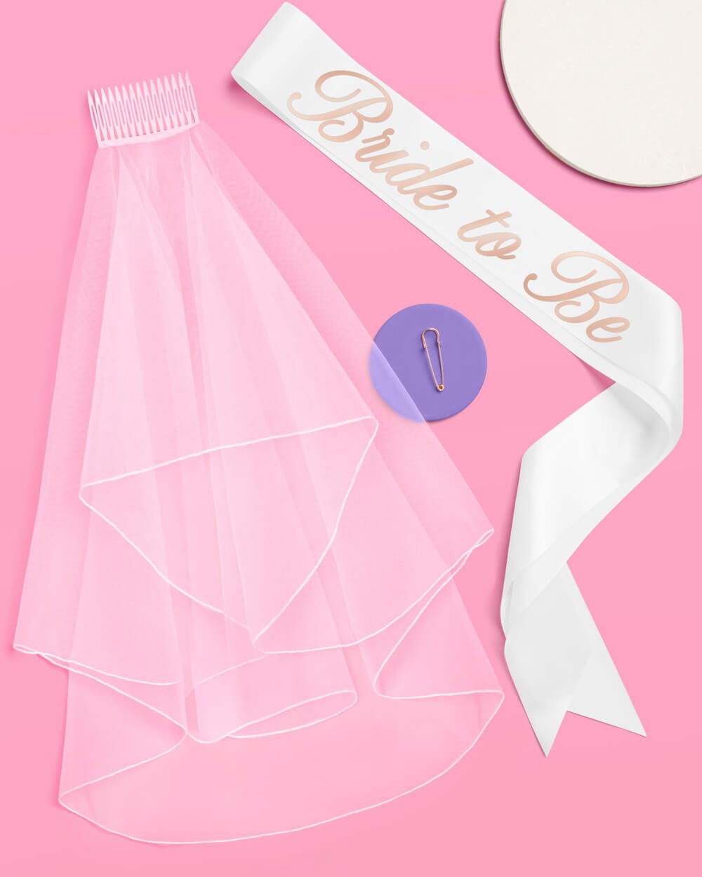 Love in Luxe kit with a bride to be sash and a veil