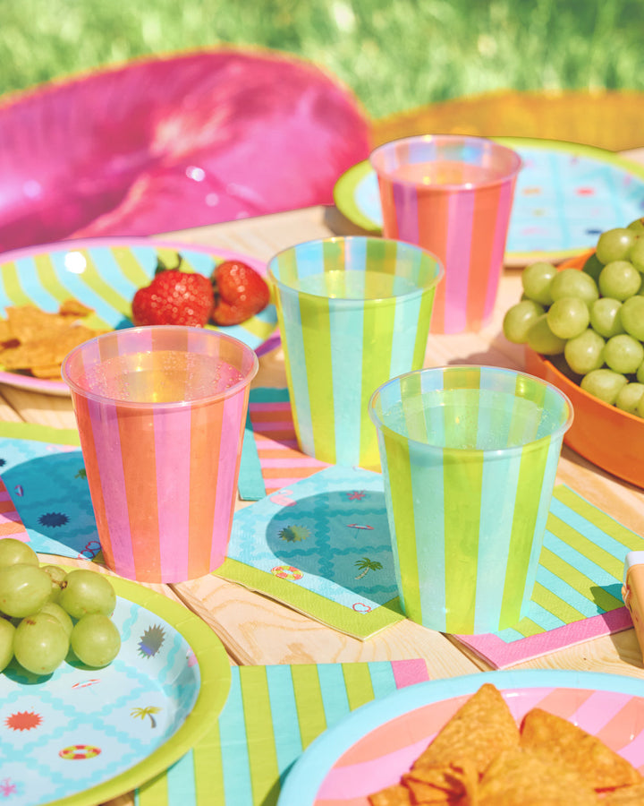 Pool Party Cups - 16 plastic cups xo, Fetti cups Pool Party Cups - 16 plastic cups Bonjour Fete - Party Supplies