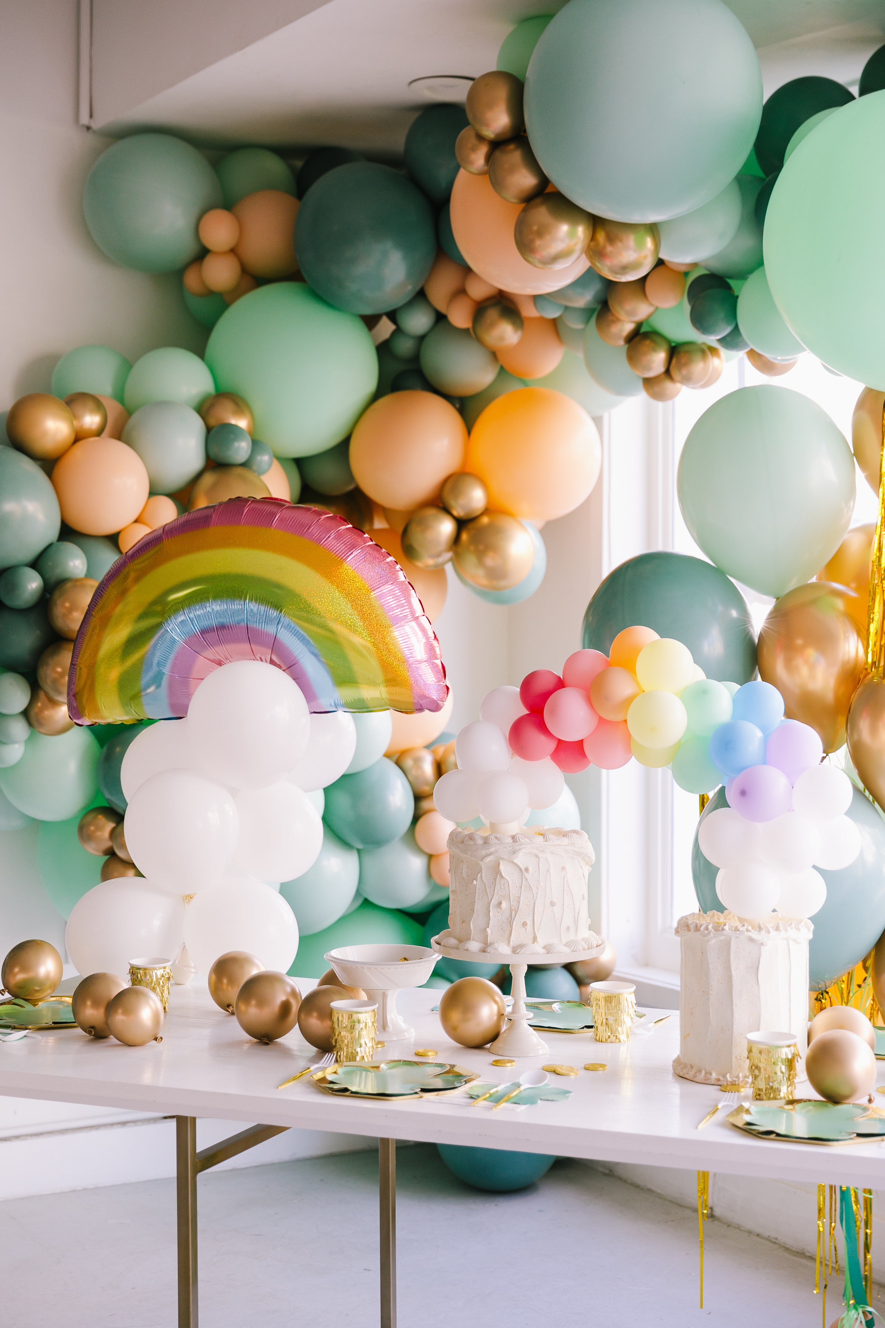 st. patrick's day rainbow party balloons