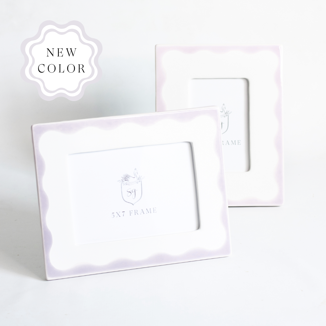 Customizable Scallop Picture Frame