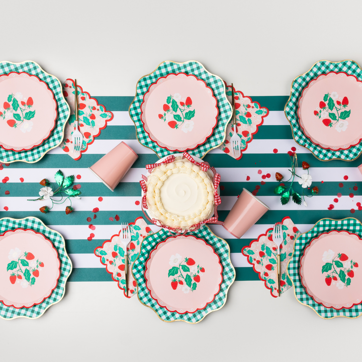 SWEET STRAWBERRY SMALL PLATES Bonjour Fete Plates SWEET STRAWBERRY SMALL PLATES Bonjour Fete - Party Supplies