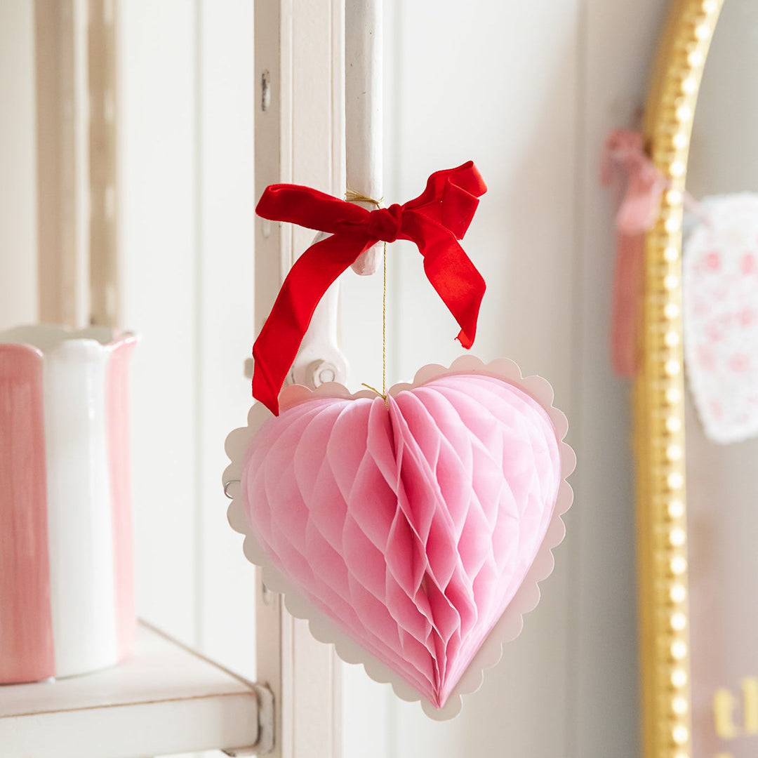 HONEYCOMB HEART HANGING DECORATIONS Meri Meri Hanging Decorations HONEYCOMB HEART HANGING DECORATIONS Bonjour Fete - Party Supplies
