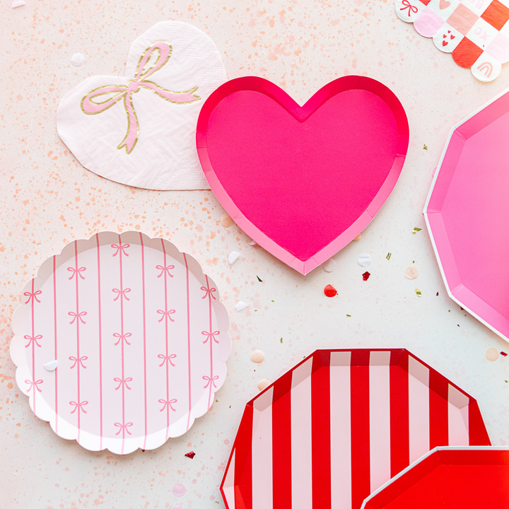 PETAL PINK SIGNATURE BOW SMALL PLATES Bonjour Fete Plates PETAL PINK SIGNATURE BOW SMALL PLATES Bonjour Fete - Party Supplies