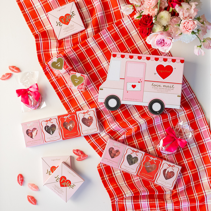 DARK CHOCOLATE RASPBERRY CREME BAR Sugarfina Candy DARK CHOCOLATE RASPBERRY CREME BAR Bonjour Fete - Party Supplies