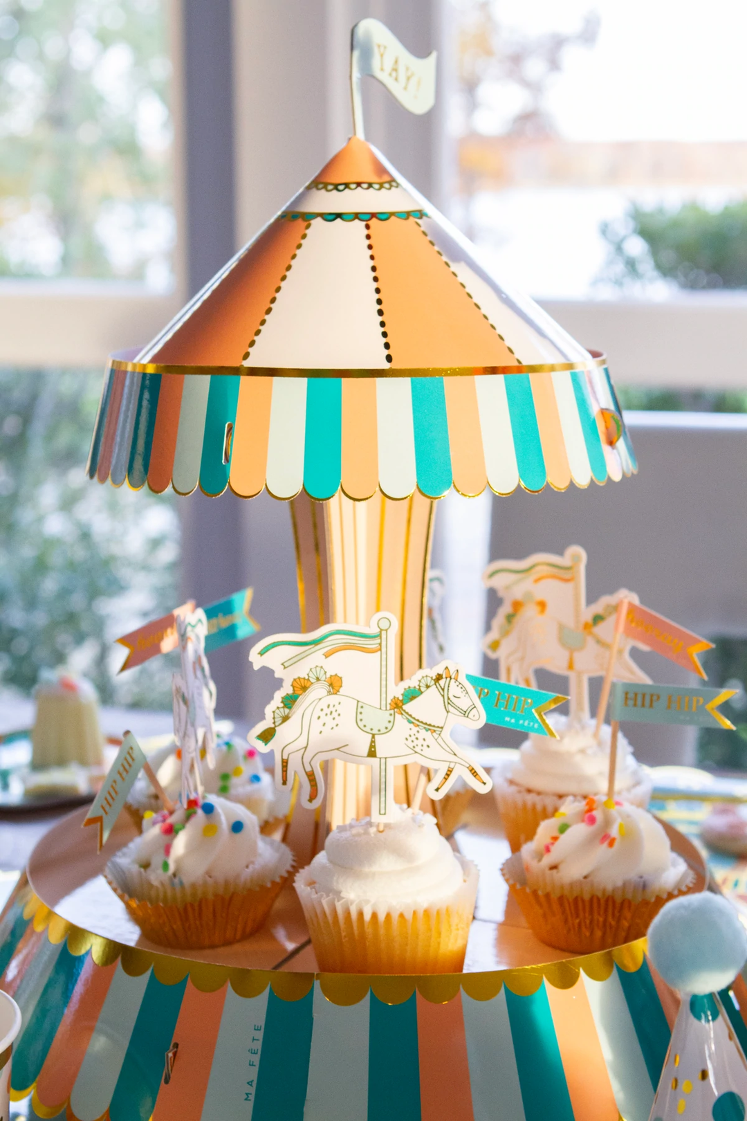 FUN FAIR CAROUSEL CUPCAKE STAND Ma Fete Bonjour Fete - Party Supplies