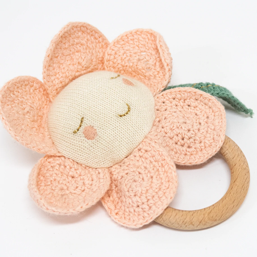 PEACH DAISY RATTLE Meri Meri Baby Bonjour Fete - Party Supplies