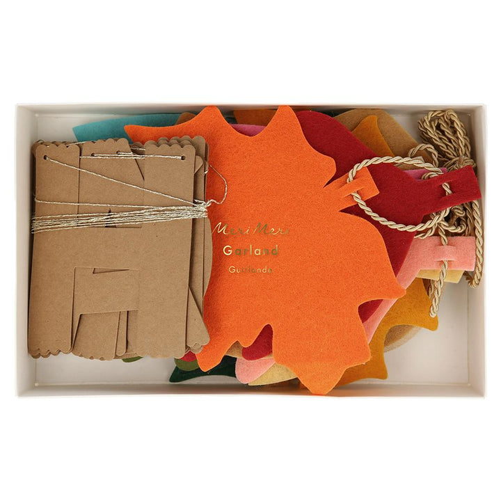 FELT LEAVES THANKSGIVING GARLAND Meri Meri Thanksgiving Decor Bonjour Fete - Party Supplies