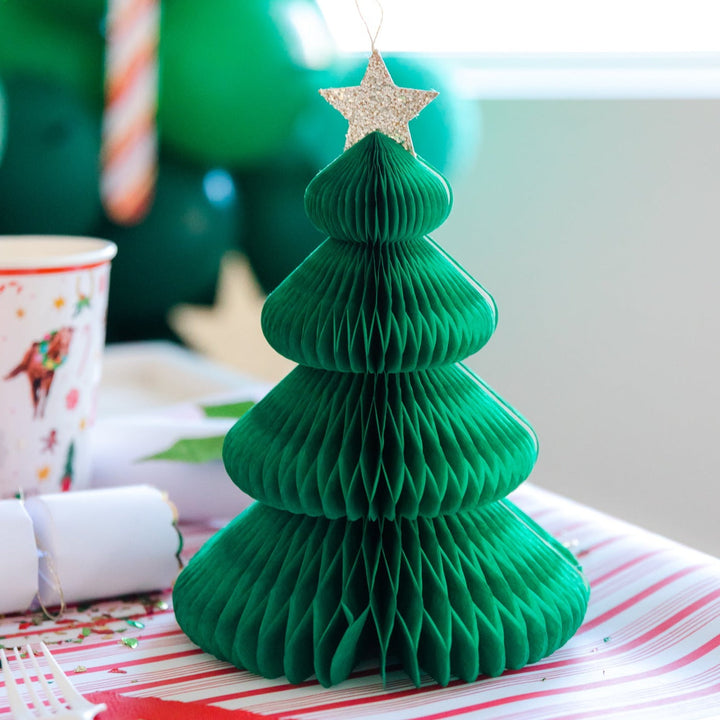 CHRISTMAS HONEYCOMB GARLAND Meri Meri Christmas Holiday Party Decorations Bonjour Fete - Party Supplies