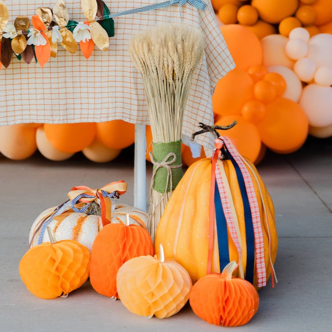 HONEYCOMB PUMPKIN DECORATIONS Meri Meri Halloween Party Decorations Bonjour Fete - Party Supplies
