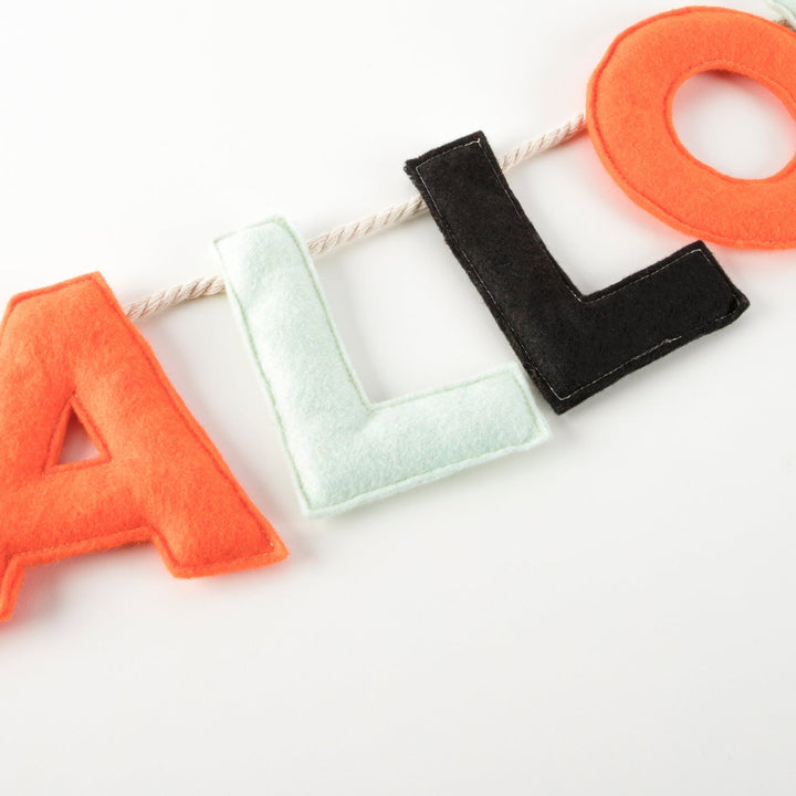 HALLOWEEN FELT GARLAND Meri Meri Halloween Party Decorations Bonjour Fete - Party Supplies