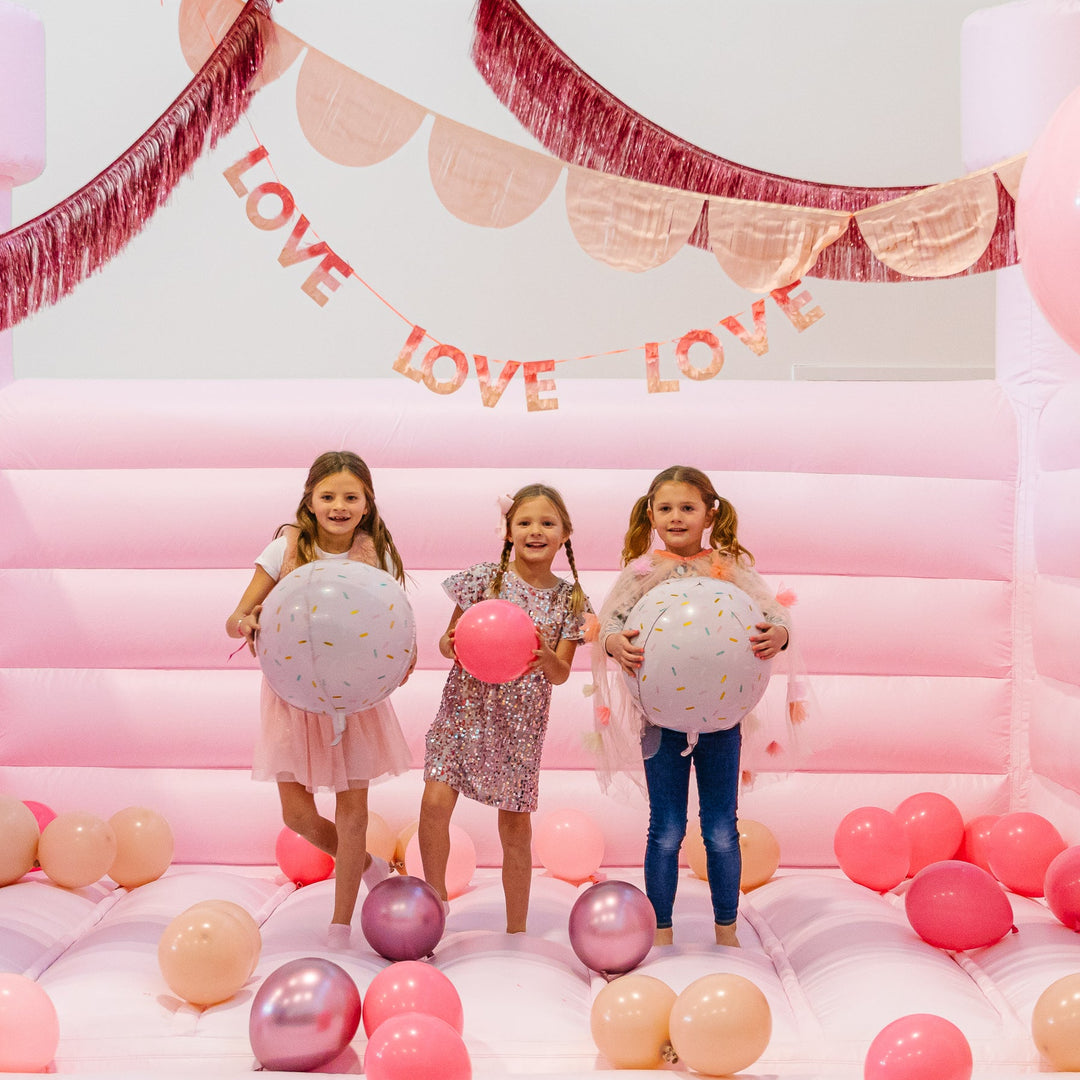 LOVE GARLAND IN OMBRE TISSUE FRINGE Meri Meri Garlands & Banners Bonjour Fete - Party Supplies