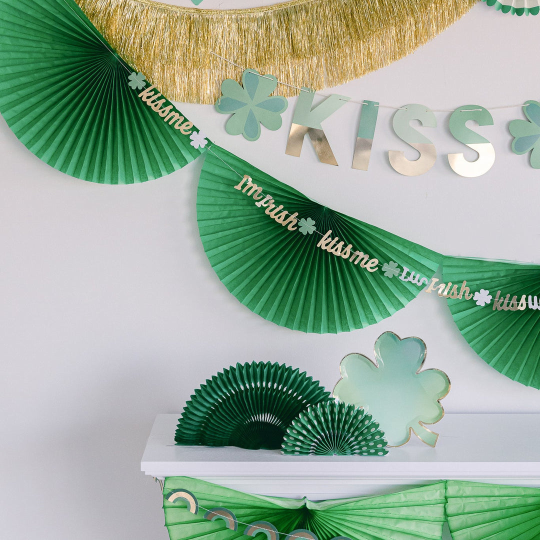 KISS ME BANNER My Mind's Eye St Patrick's Day Bonjour Fete - Party Supplies