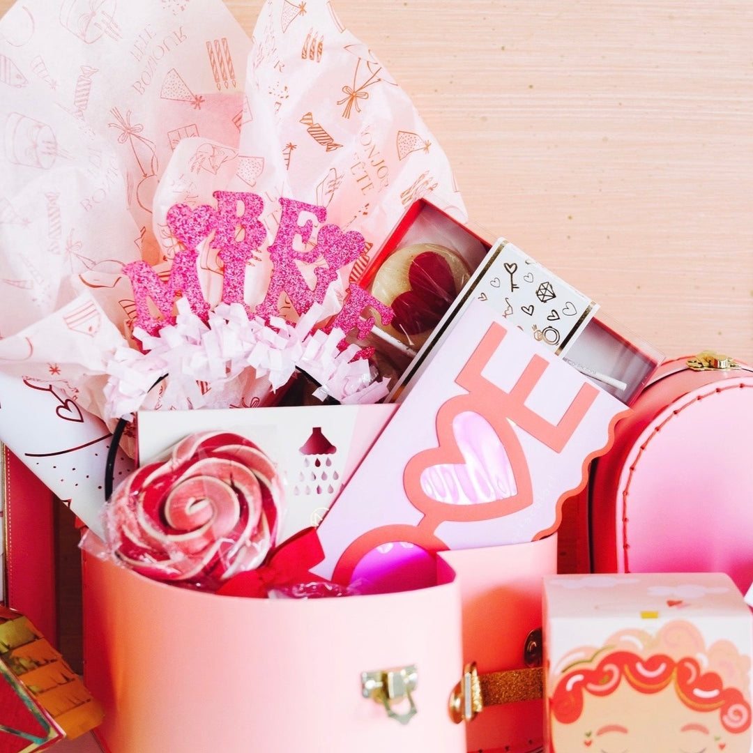 ORAGNIC HEART CHERRY OVERSIZED LOLLIPOP Hammond's Candies Candy Bonjour Fete - Party Supplies