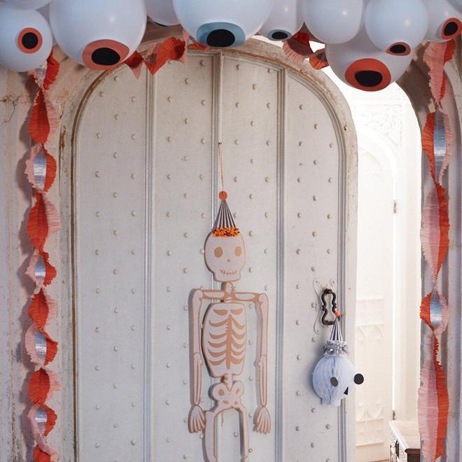 VINTAGE HALLOWEEN JOINTED SKELETONS Meri Meri Halloween Decor Bonjour Fete - Party Supplies