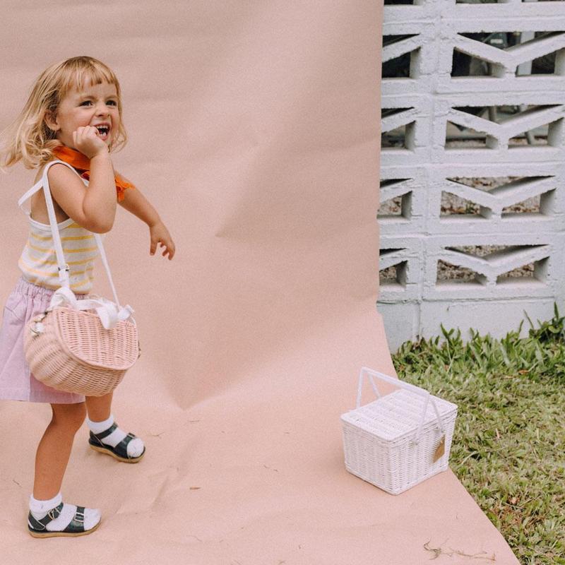 WHITE PIKI PICNIC BASKET BY OLLI ELLA Olli Ella Dress Up Bonjour Fete - Party Supplies